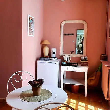 Le Clos De L'amiral Bed & Breakfast Preguillac